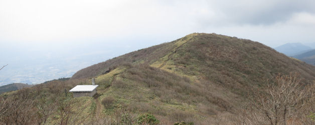 三角点峰から山頂へ