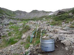 仙丈小屋下の水場