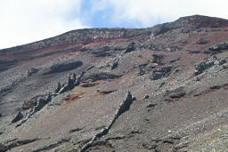 富士山頂直下の柱状節理