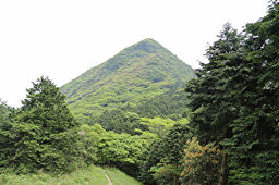 下山は正面に三ノ岳