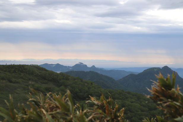 洞爺湖湖方面の山