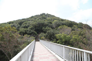 鉄拐山へつづく歩道橋