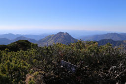 霞沢岳山頂からの焼岳