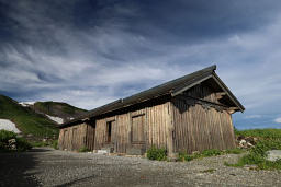 室堂小屋