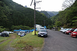 駐車場はほぼ満車 