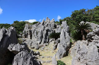 烏帽子岩