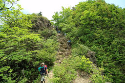 行者ヶ岳手前の岩場