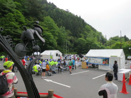 駐車場はチャリンコのイベント中