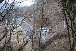 トンネルの上まで戻る