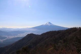 三ツ峠山荘のテラスから