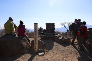 三ツ峠山頂